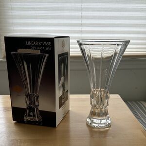 Shannon Crystal by Godinger Elegant Linear Crystal Vase - Clear